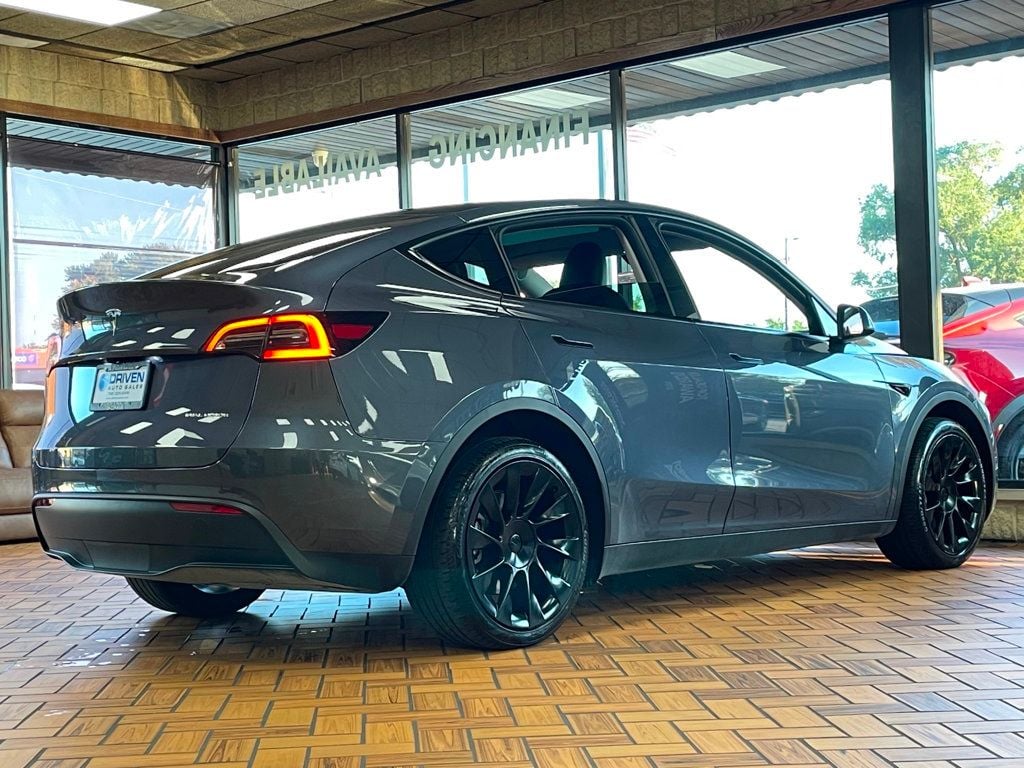 2023 Tesla Model Y Long Range photo 14