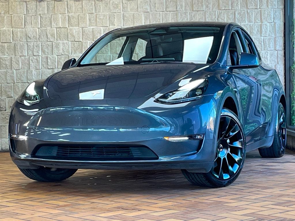2023 Tesla Model Y Long Range photo 2