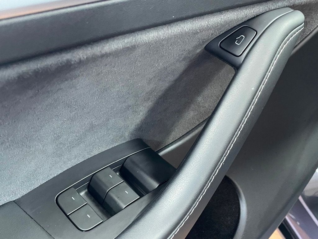 2023 Tesla Model Y Long Range photo 21