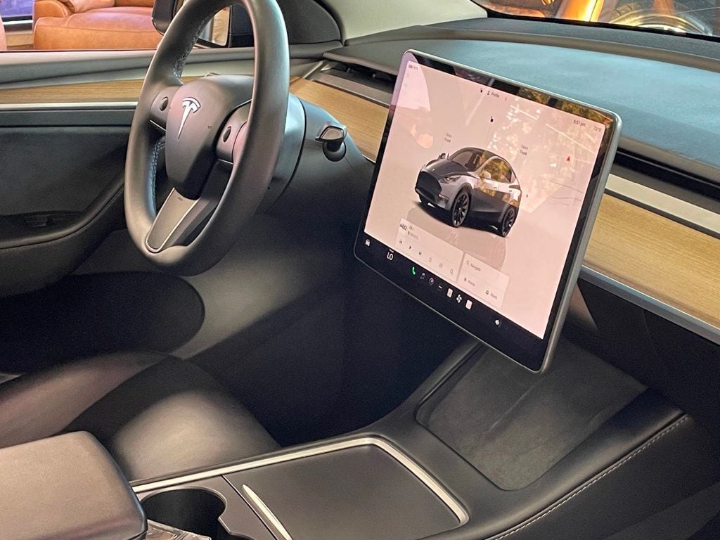 2023 Tesla Model Y Long Range photo 29
