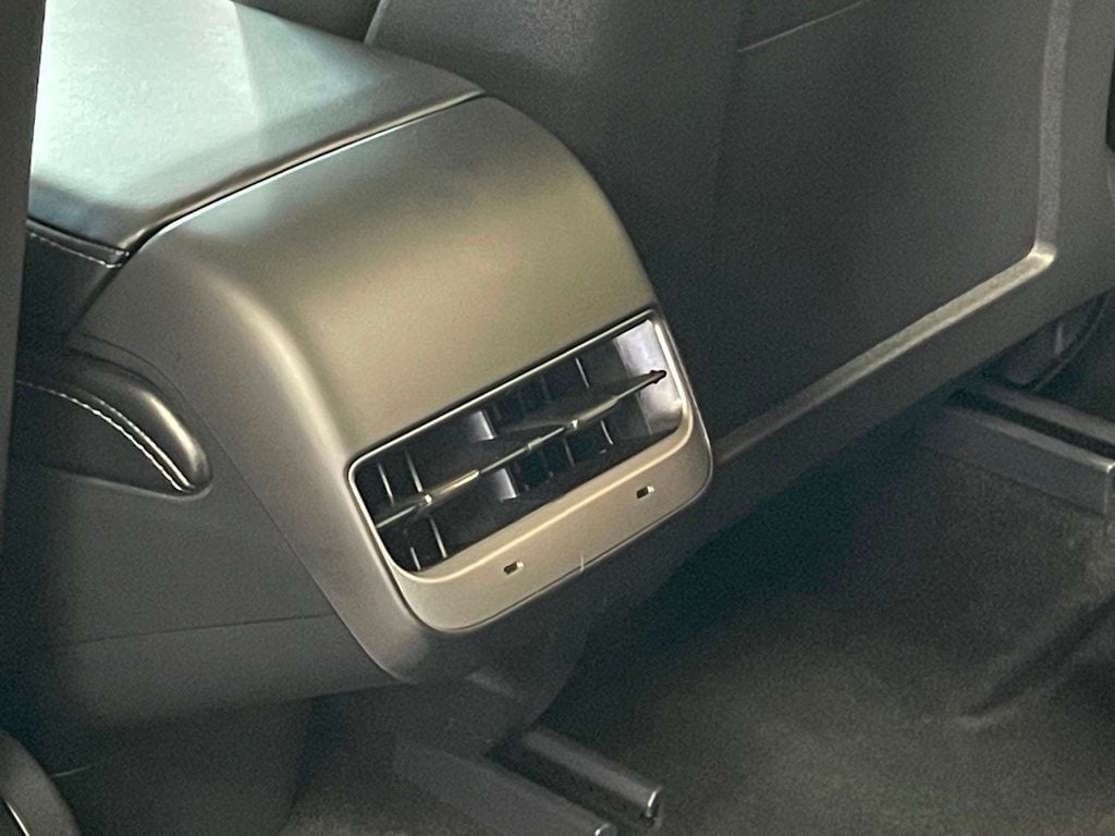 2023 Tesla Model Y Long Range photo 30