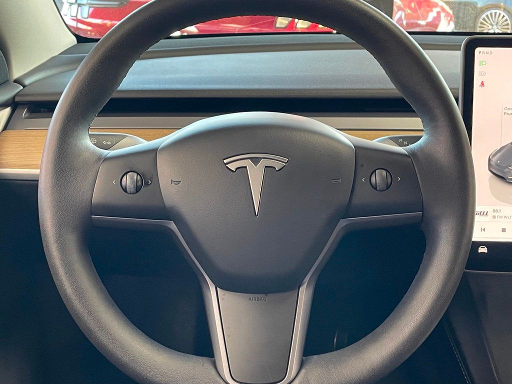 2023 Tesla Model Y Long Range photo 31