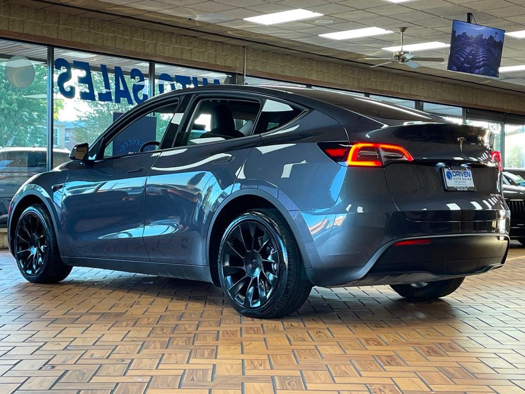 2023 Tesla Model Y Long Range photo 9