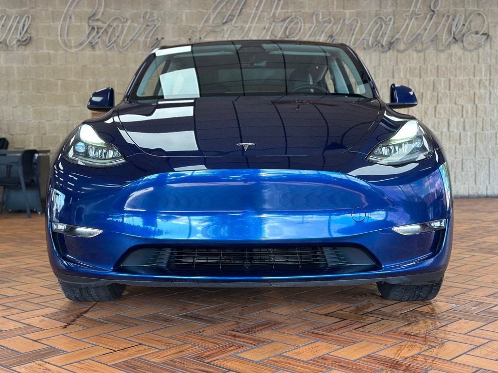 2023 Tesla Model Y Long Range photo 3