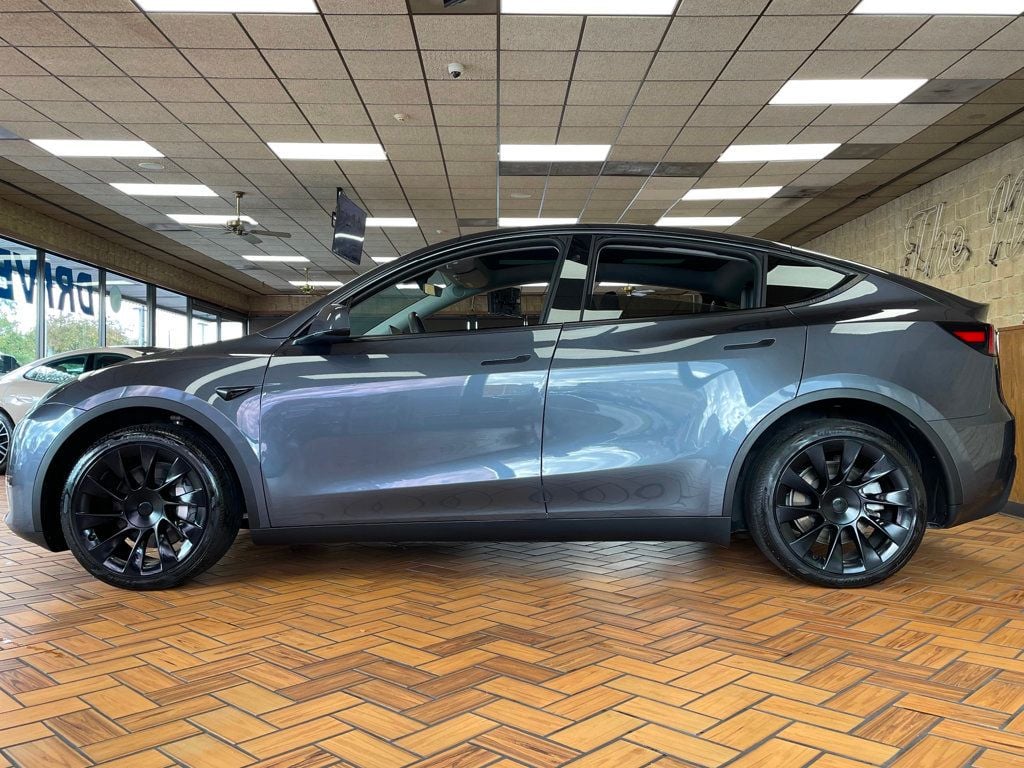 2023 Tesla Model Y Long Range photo 2