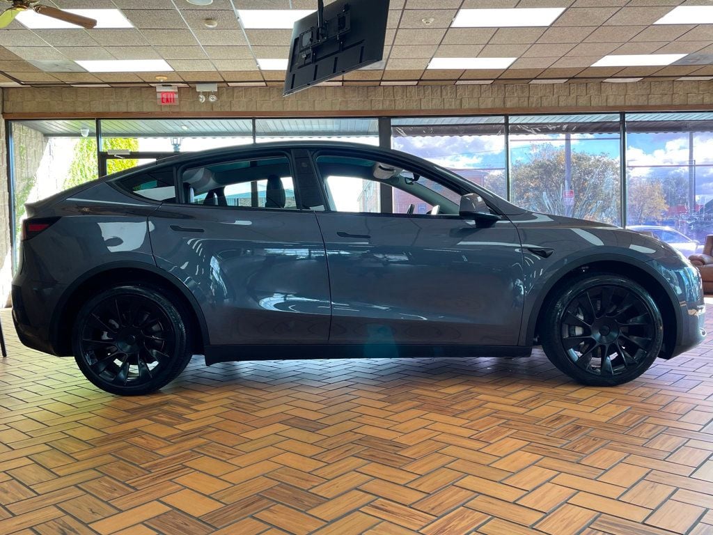2023 Tesla Model Y Long Range photo 4