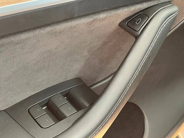 2023 Tesla Model Y Long Range AWD - 22941459 - 14