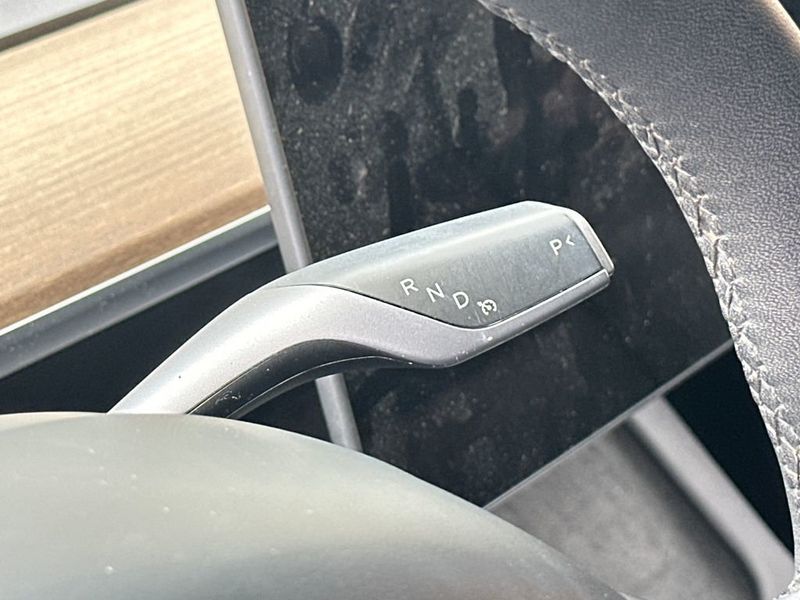 2023 Tesla Model Y Long Range AWD - 23039211 - 17