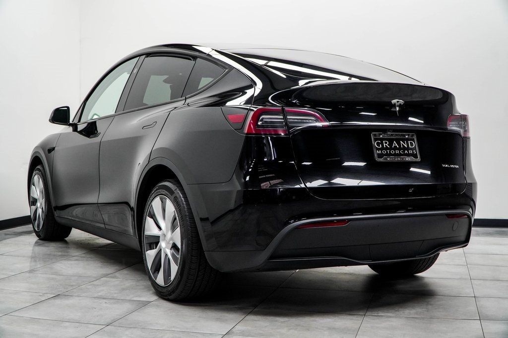 2023 Tesla Model Y Long Range photo 11
