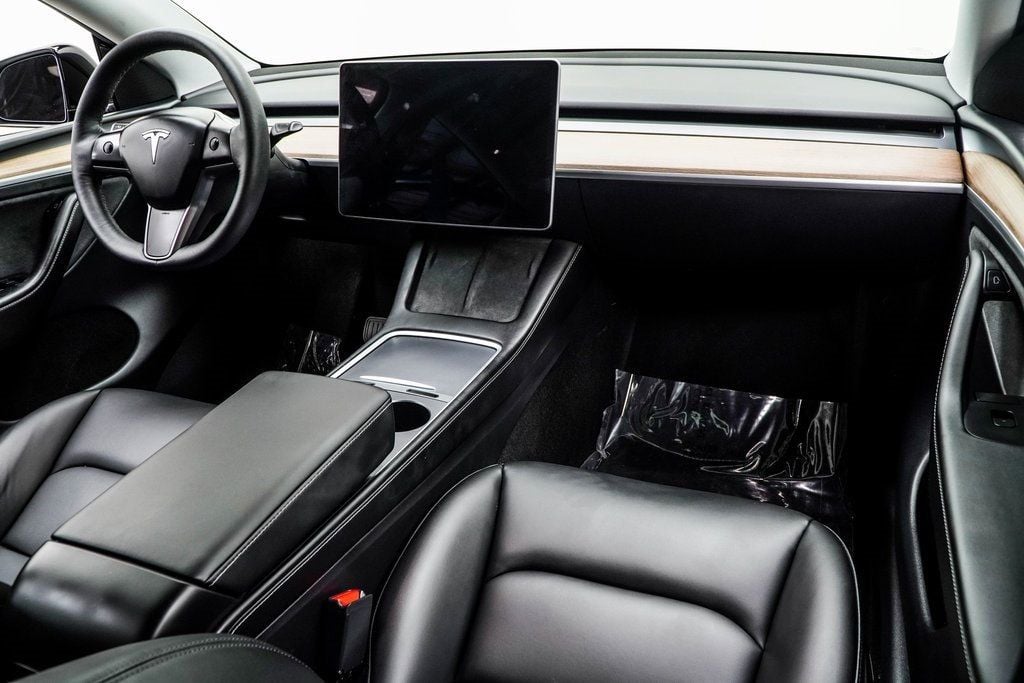 2023 Tesla Model Y Long Range photo 16