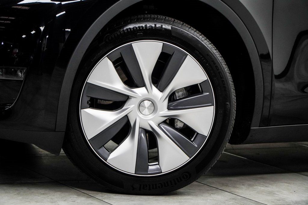 2023 Tesla Model Y Long Range photo 3