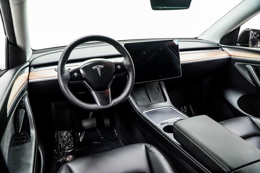 2023 Tesla Model Y Long Range photo 5