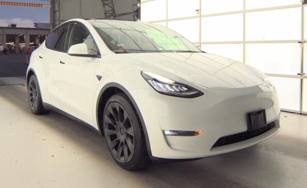 2023 Tesla Model Y Long Range photo 2