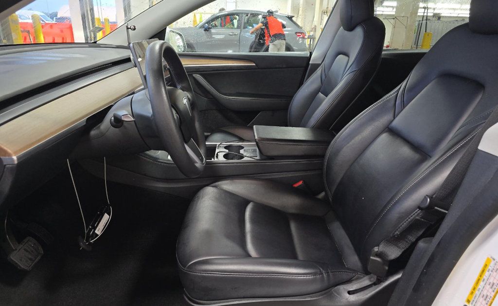 2023 Tesla Model Y Long Range photo 3