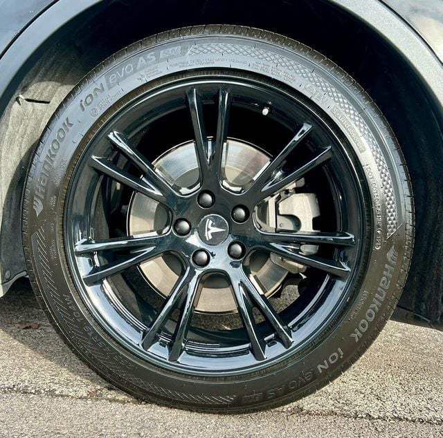 2023 Tesla Model Y Long Range AWD - 22992656 - 28