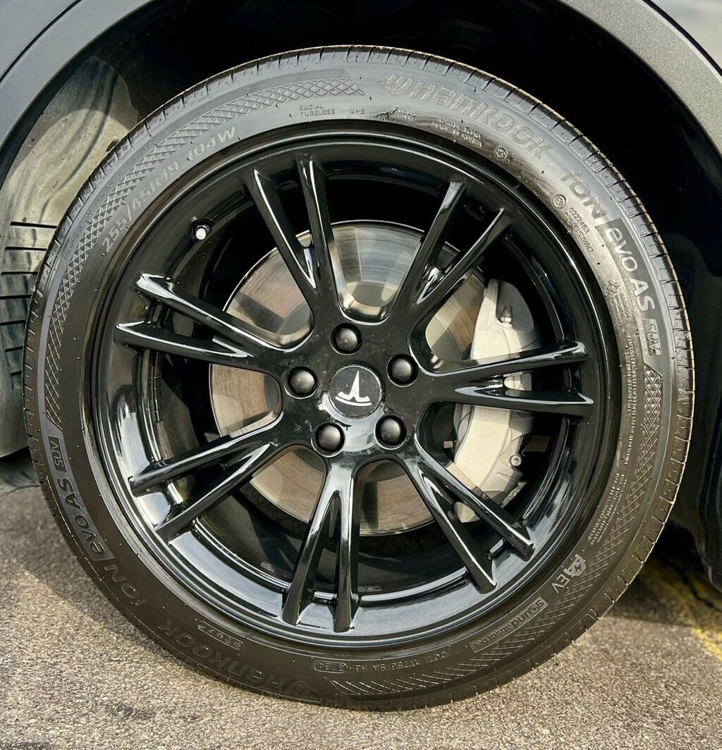 2023 Tesla Model Y Long Range AWD - 22992656 - 29