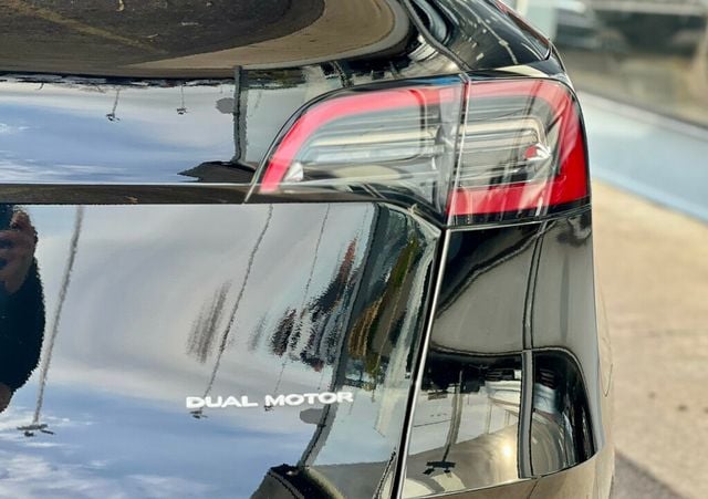 2023 Tesla Model Y Long Range AWD - 22992656 - 8