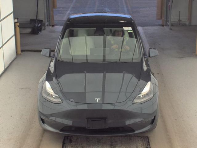2023 Tesla Model Y Long Range AWD - 22991907 - 2