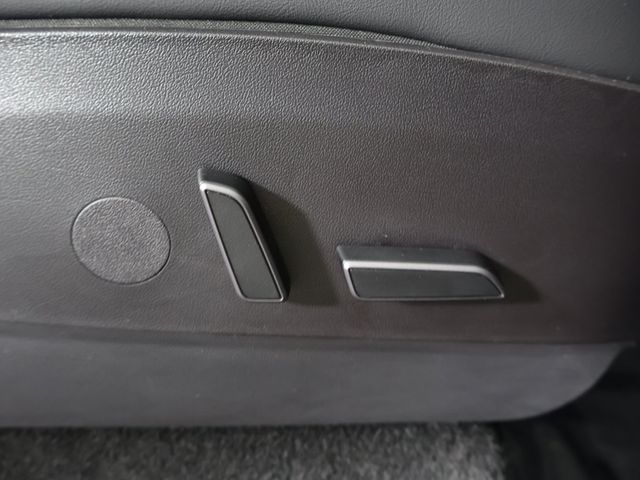 2023 Tesla Model Y Long Range AWD - 22994576 - 35