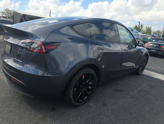 2023 Tesla Model Y Long Range AWD - 22994576 - 3