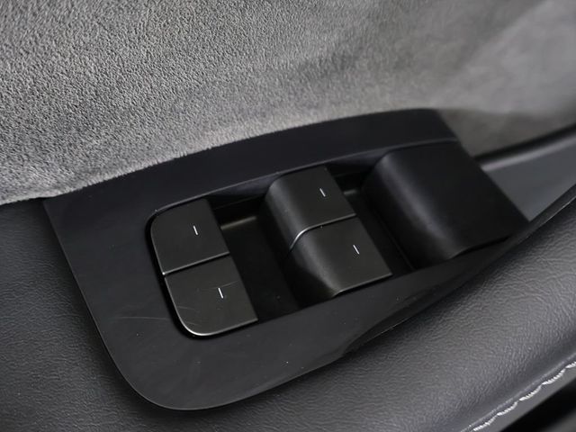 2023 Tesla Model Y Long Range AWD - 23008506 - 38