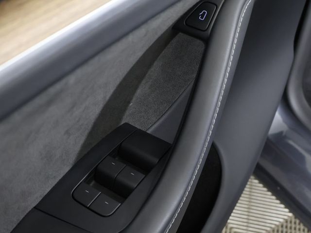 2023 Tesla Model Y Long Range AWD - 23034932 - 38