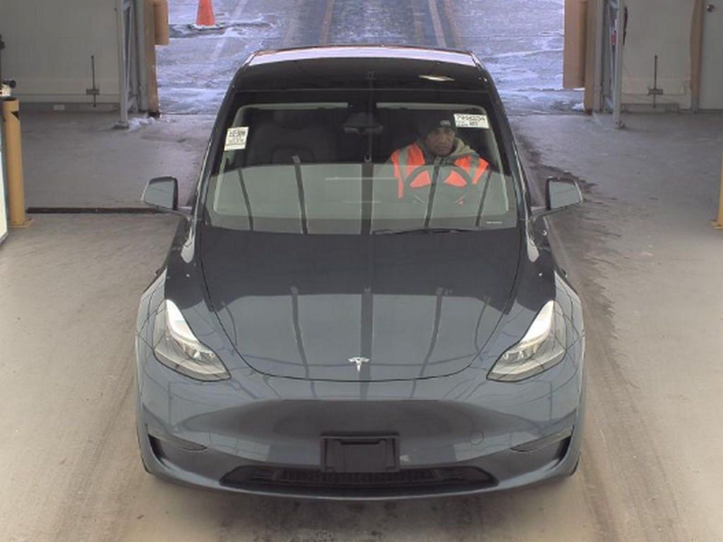 2023 Tesla Model Y Long Range AWD - 22764493 - 1