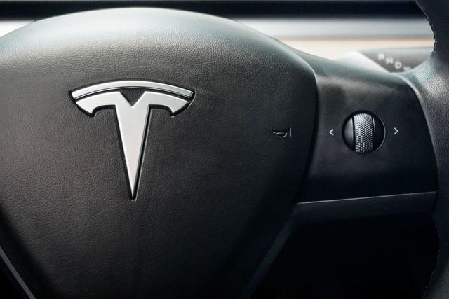 2023 Tesla Model Y Long Range AWD - 23000255 - 14