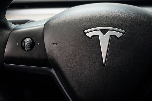 2023 Tesla Model Y Long Range AWD - 23000255 - 15