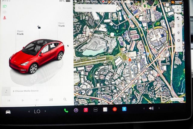 2023 Tesla Model Y Long Range AWD - 22990799 - 19