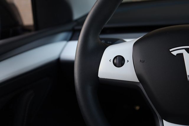 2023 Tesla Model Y Long Range AWD - 22946140 - 29