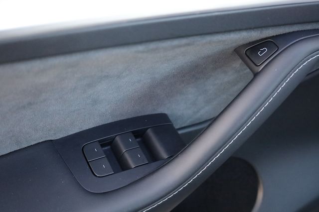 2023 Tesla Model Y Long Range AWD - 22946140 - 31