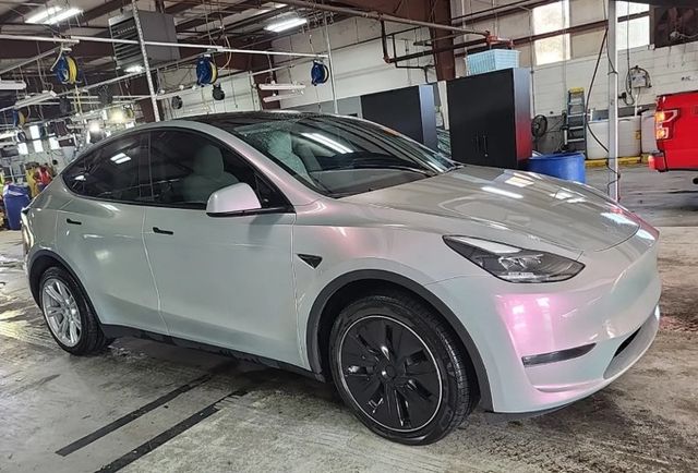 2023 Tesla Model Y Long Range AWD - 23089210 - 3