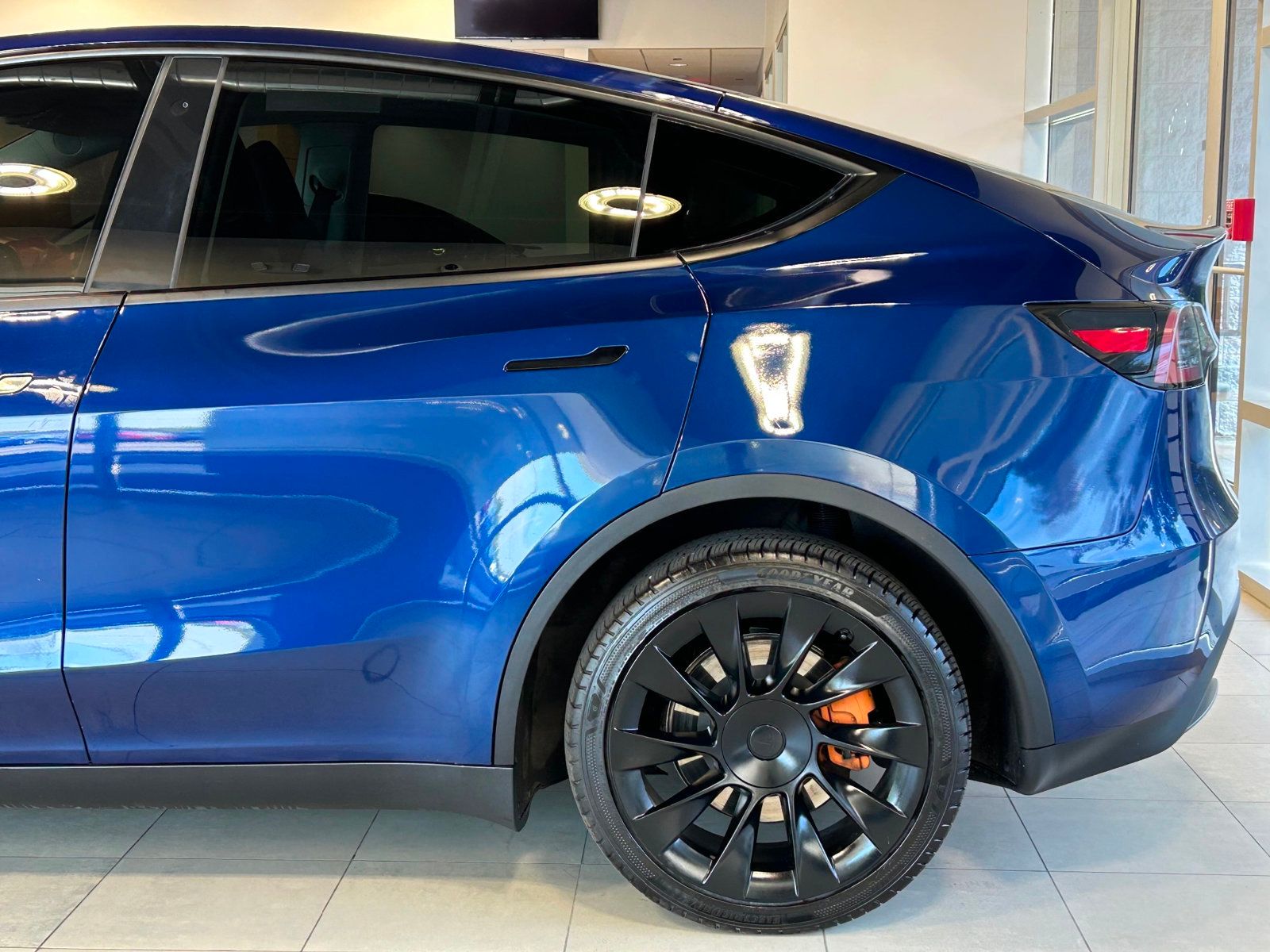 2023 Tesla Model Y Long Range photo 9