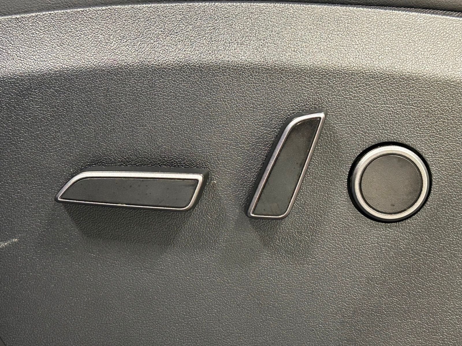 2023 Tesla Model Y Long Range photo 21