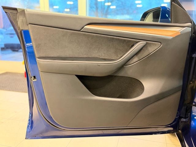 2023 Tesla Model Y Long Range AWD - 22995794 - 17