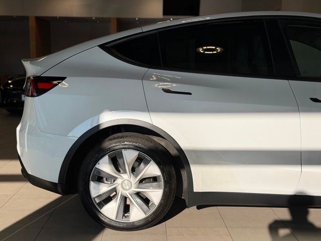 2023 Tesla Model Y Long Range AWD - 23044122 - 16