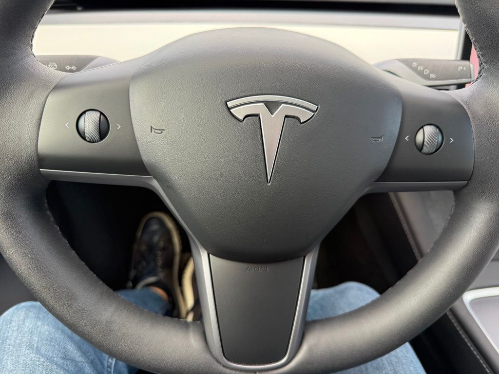 2023 Tesla Model Y Long Range photo 6