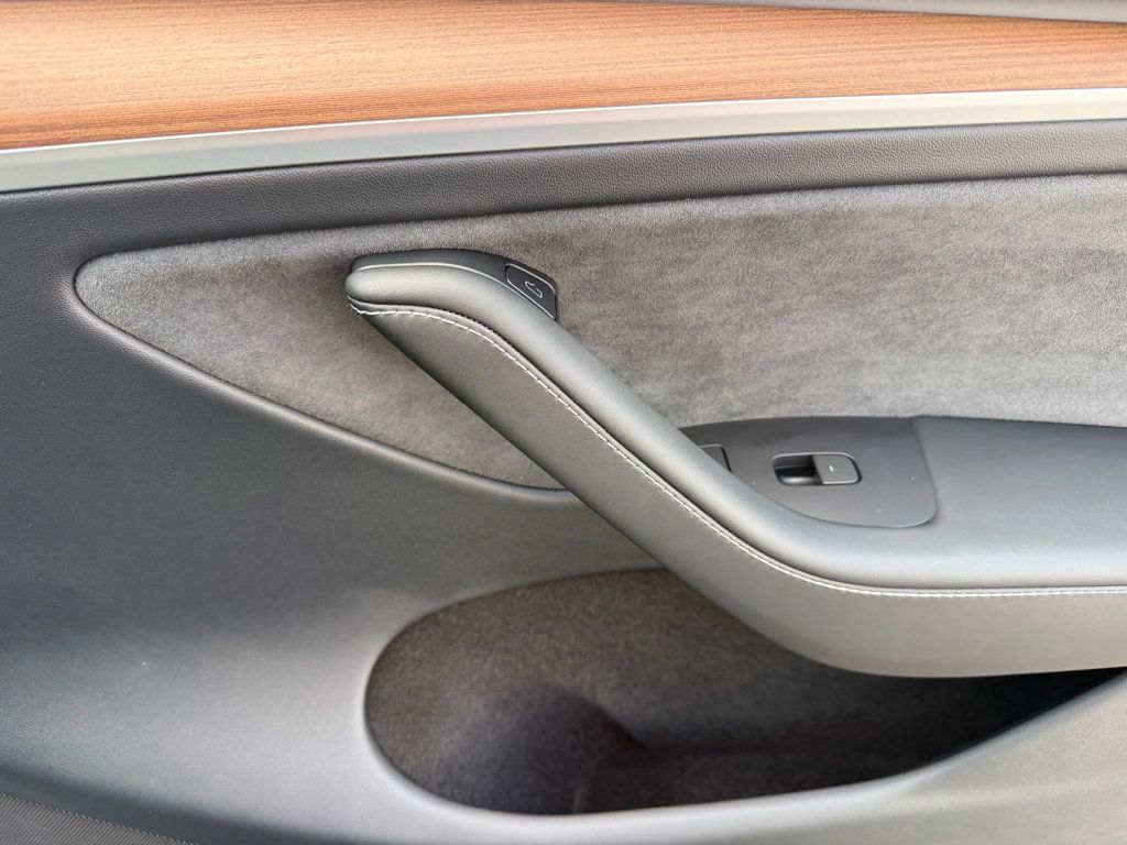 2023 Tesla Model Y Long Range AWD - 22981644 - 31