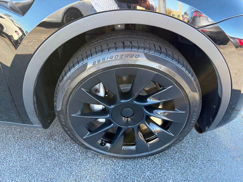 2023 Tesla Model Y Long Range AWD - 22983585 - 32