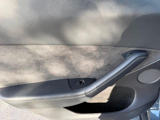 2023 Tesla Model Y Long Range AWD - 23044171 - 20