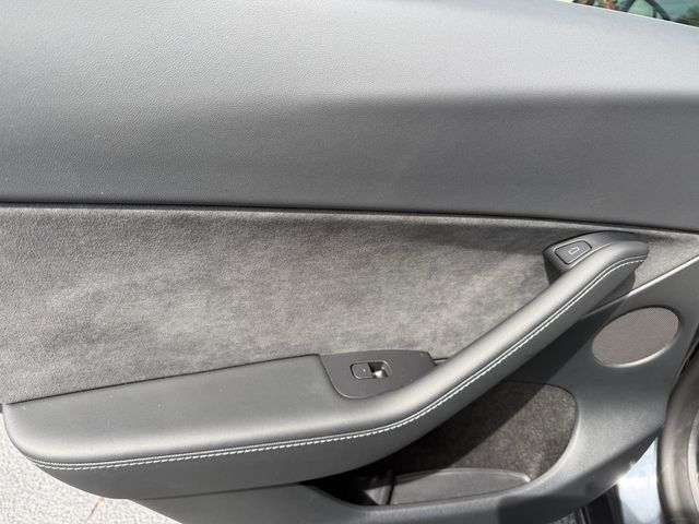 2023 Tesla Model Y Long Range AWD - 23048813 - 22