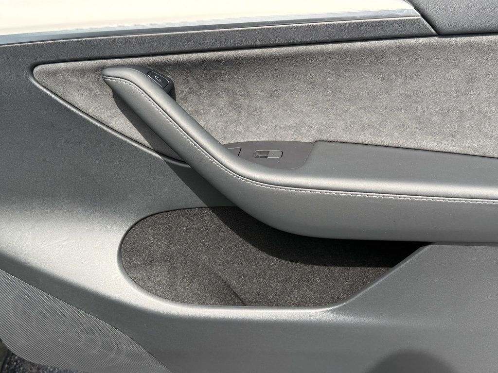 2023 Tesla Model Y Long Range AWD - 23048813 - 35