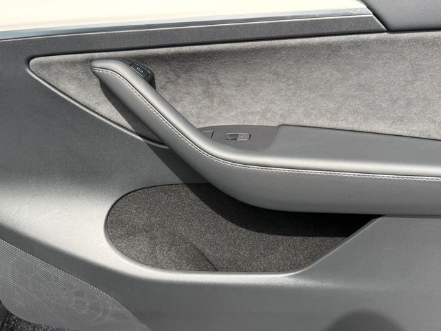 2023 Tesla Model Y Long Range AWD - 23048813 - 35