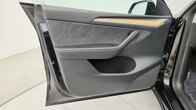 2023 Tesla Model Y Long Range AWD - 22948066 - 10