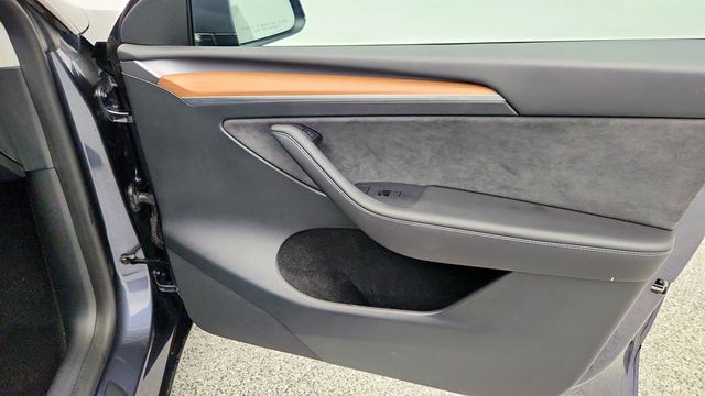 2023 Tesla Model Y Long Range AWD - 22971214 - 27