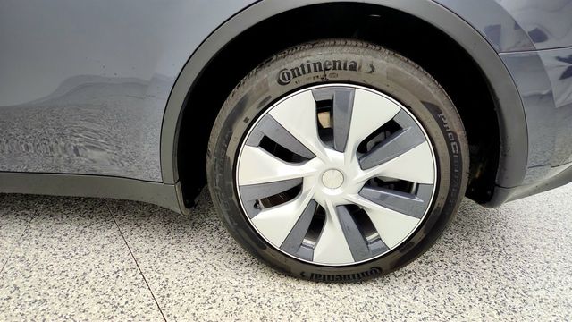 2023 Tesla Model Y Long Range AWD - 22971214 - 8
