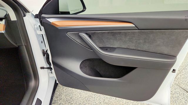 2023 Tesla Model Y Long Range AWD - 22973030 - 30