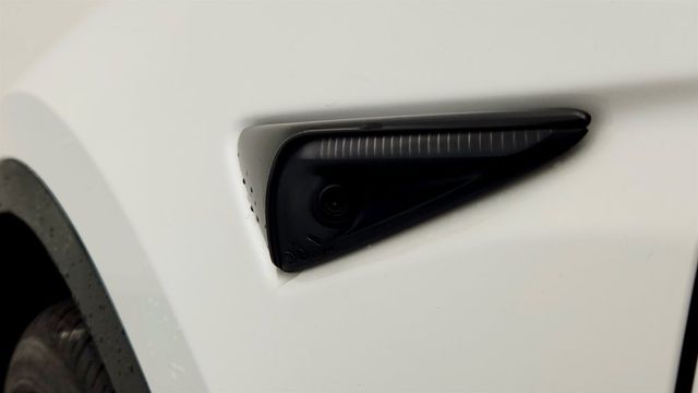 2023 Tesla Model Y Long Range AWD - 22973030 - 31