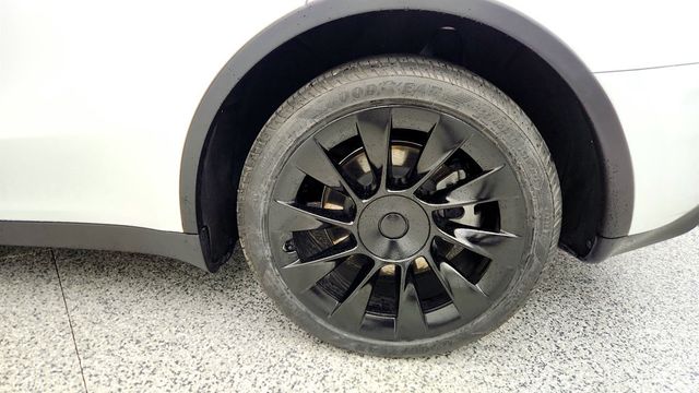 2023 Tesla Model Y Long Range AWD - 22973030 - 8